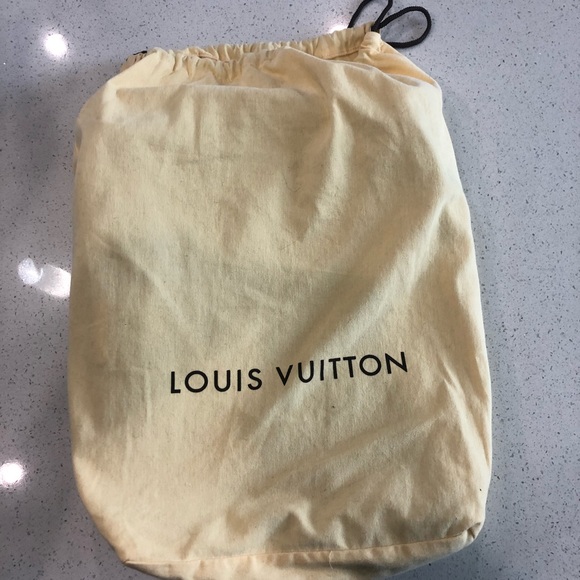 Louis Vuitton - Abesses Messenger Bag - Picture 16 of 16